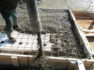 Заливка фундамента бетоном