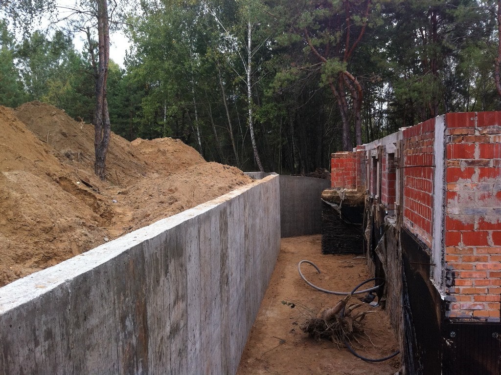 бетонирование подпорных стен